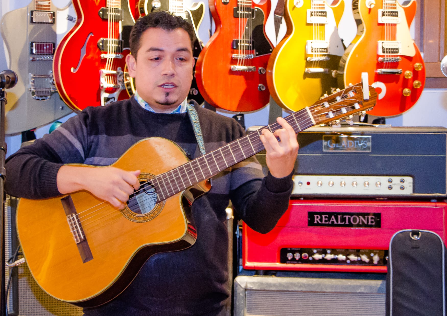 Euclides — Guitarra & Voz